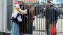 Setibanya di asrama, para jemaah langsung melakukan tes kesehatan baik itu tensi, kadar oksigen dan tes darah. (Liputan6.com/Herman Zakharia)