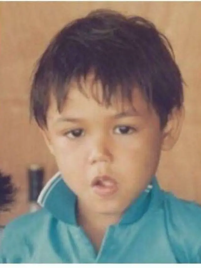 6 Potret Masa Kecil Ivan Gunawan hingga Remaja, Bikin Pangling