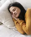 Dengan menerapkan kebiasaan tidur yang baik, pikiran dan tubuh akan terbiasa dengan rutinitas atau jadwal tidur yang ditentukan. (Foto/dok: Freepik)