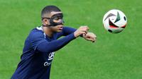 Pada laga yang digelar di Signal Iduna Park, Selasa (25/6/2024), Prancis bermain imbang 1-1 dengan Polandia. (AP Photo/Hassan Ammar)