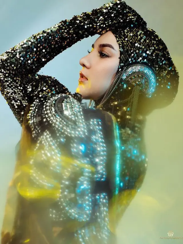 7 Pemotretan Terbaru Irish Bella dengan Tema Unstopable Sparkling