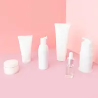 Terdapat tahapan skincare rutin yang dianjurkan untuk dilakukan sehari-hari agar kulit wajah tetap sehat saat berusia 20-an. Simak penjelasannya berikut ini.