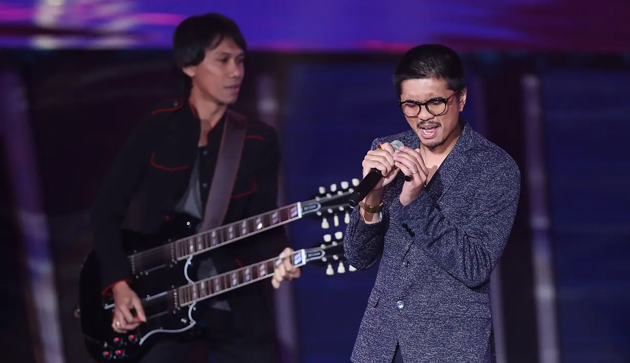 Kolaborasi dengan musisi legenda yang telah melahirkan ratusan karya membuat Eros dan kawan-kawan sedikit grogi. Salah satu penyebabnya, karena grup ini belum pernah terjadi sebelumnya. (Bambang E. Ros/Bintang.com)