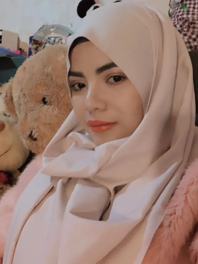 Ingin Fokus Ibadah saat Ramadhan, Ini 7 Potret DJ Dinar Candy Berhijab