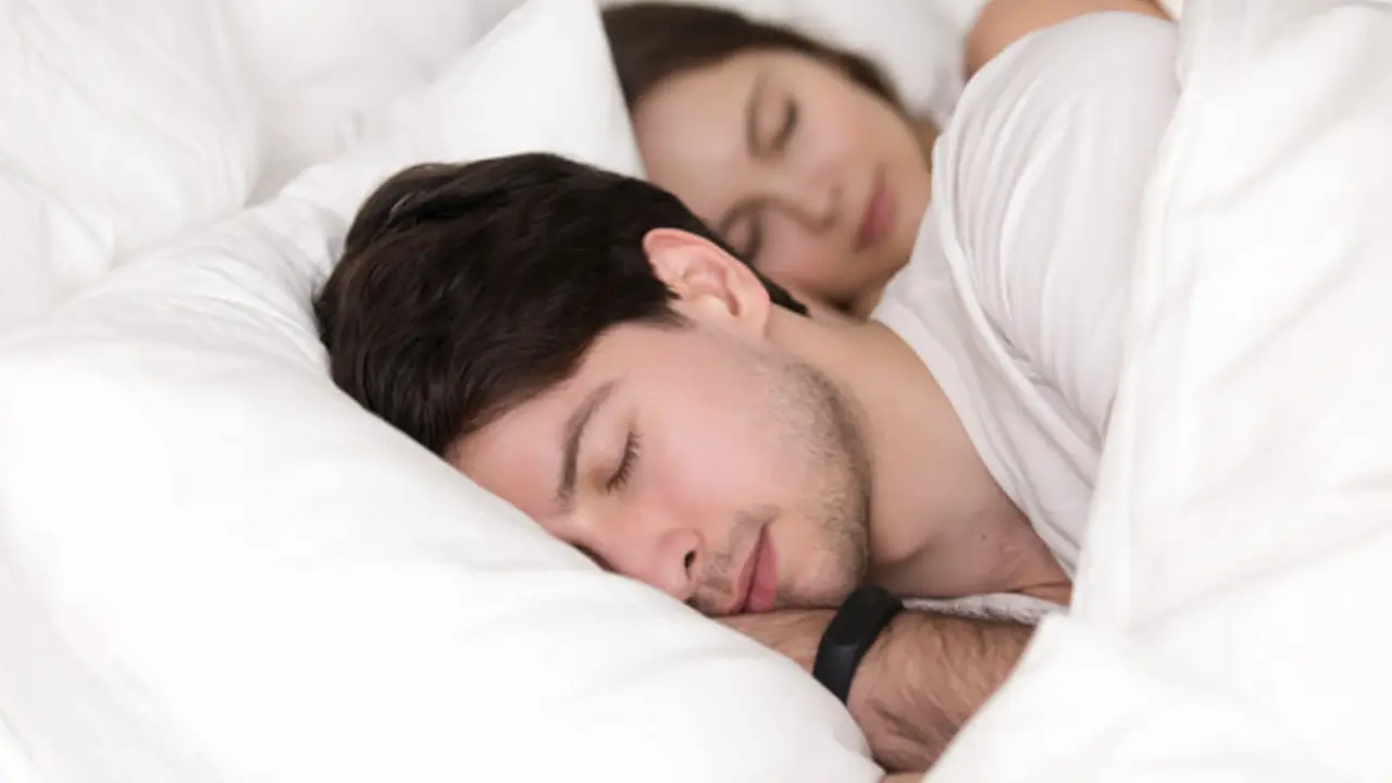 Tidur dengan Pasangan