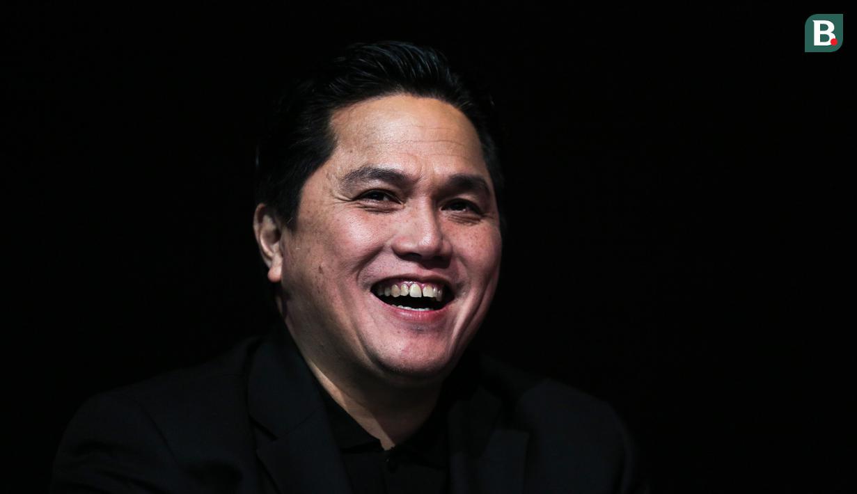 <p>Ekspresi Ketua Umum PSSI, Erick Thohir, saat menyaksikan proses&nbsp;Drawing Piala Dunia U-17 2023 di Studio 2 Indosiar, Jakarta, Jumat (15/9/2023). (Bola.com/Bagaskara Lazuardi)</p>