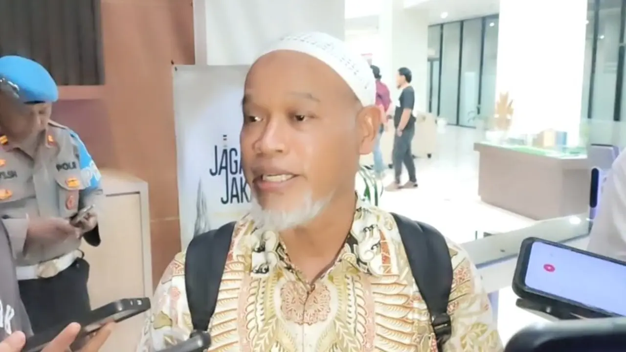 Kuasa hukum Bahar Bin Smith, Ichwan Tuankotta di Mapolres Metro Tangerang.