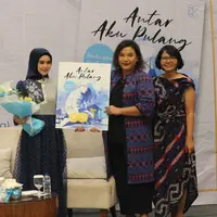 Peluncuran Buku Antar Aku Pulang karya Lona Kharisma