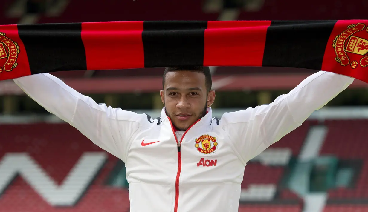 Gelandang sayap asal Belanda itu didatangkan Setan Merah pada awal musim lalu dengan nilai transfer mahal. Dimana harga Depay mencapai 22 juta poundsterling. (AFP/Oli Scarff)