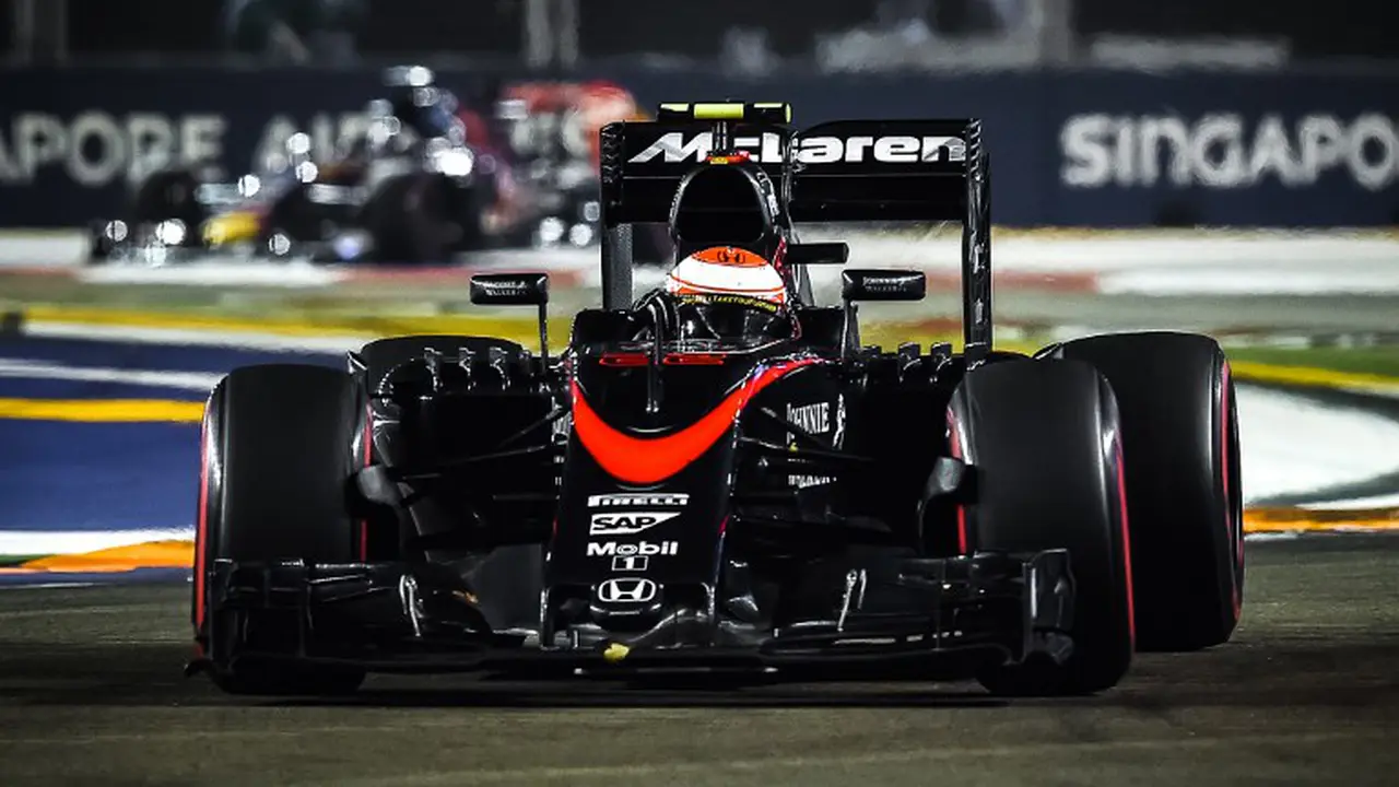McLaren (AFP PHOTO / Philippe Lopez)