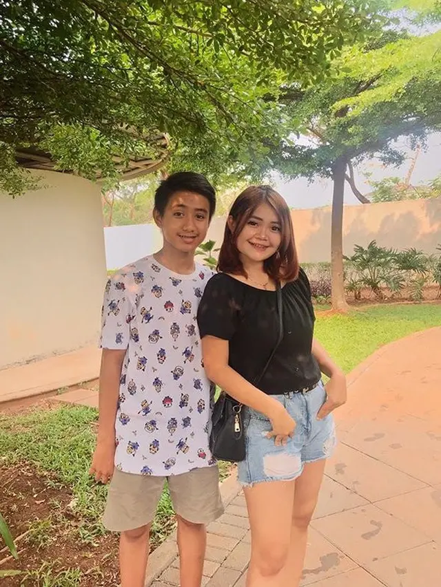 7 Potret Terbaru Bowo Alpenliebe TikTok Bersama Pacar Barunya