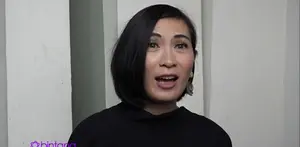 Jennifer Arnelita sudah saling berhubungan sejak empat tahun silam sebagai seorang kekasih. Sempat putus dan balikan, Jennifer tantang suami untuk segera menikahinya.