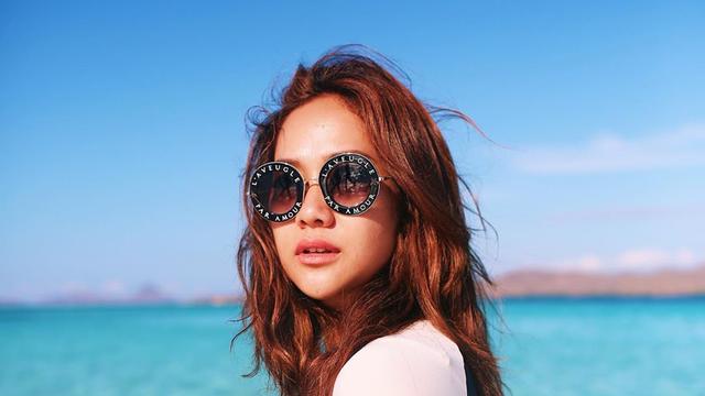 Pesona Bunga Citra Lestari Tanpa Makeup, Cantik Natural