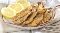 Ilustrasi ikan asin goreng tepung./Copyright shutterstock.com/g/hansgeel