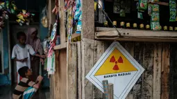 Kementerian Lingkungan Hidup (KLH) menyebut ada 32 titik yang terdeteksi terkontaminasi zat radioaktif di Cikande, dengan rincian 22 di dalam area industri dan 10 di dekat permukiman warga. (Yasuyoshi CHIBA/AFP)
