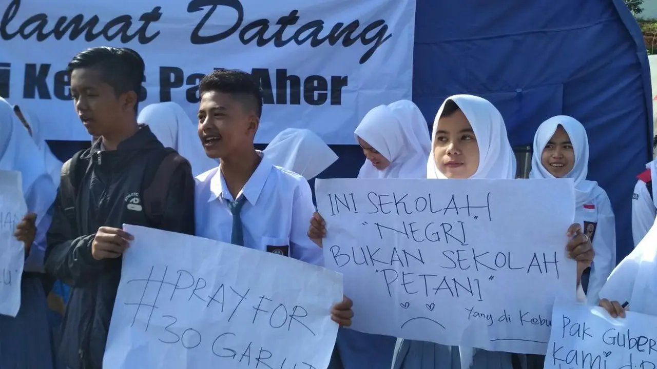 Siswa SMA 30 Garut Demo Gubernur Jabar di Hari Pertama Sekolah