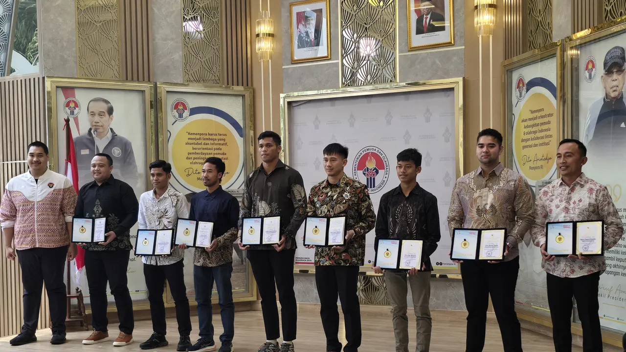 Kemenpora Beri Penghargaan untuk Insan Olahraga