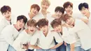 Saat itu, para personel Wanna One tak mengetahui jika aktivitas mereka sudah disiarkan secara langsung di Star Live. (Foto: Soompi.com)