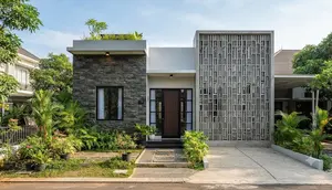 6 Model Fasad Rumah dengan Perpaduan Roster dan Batu Andesit yang Elegan