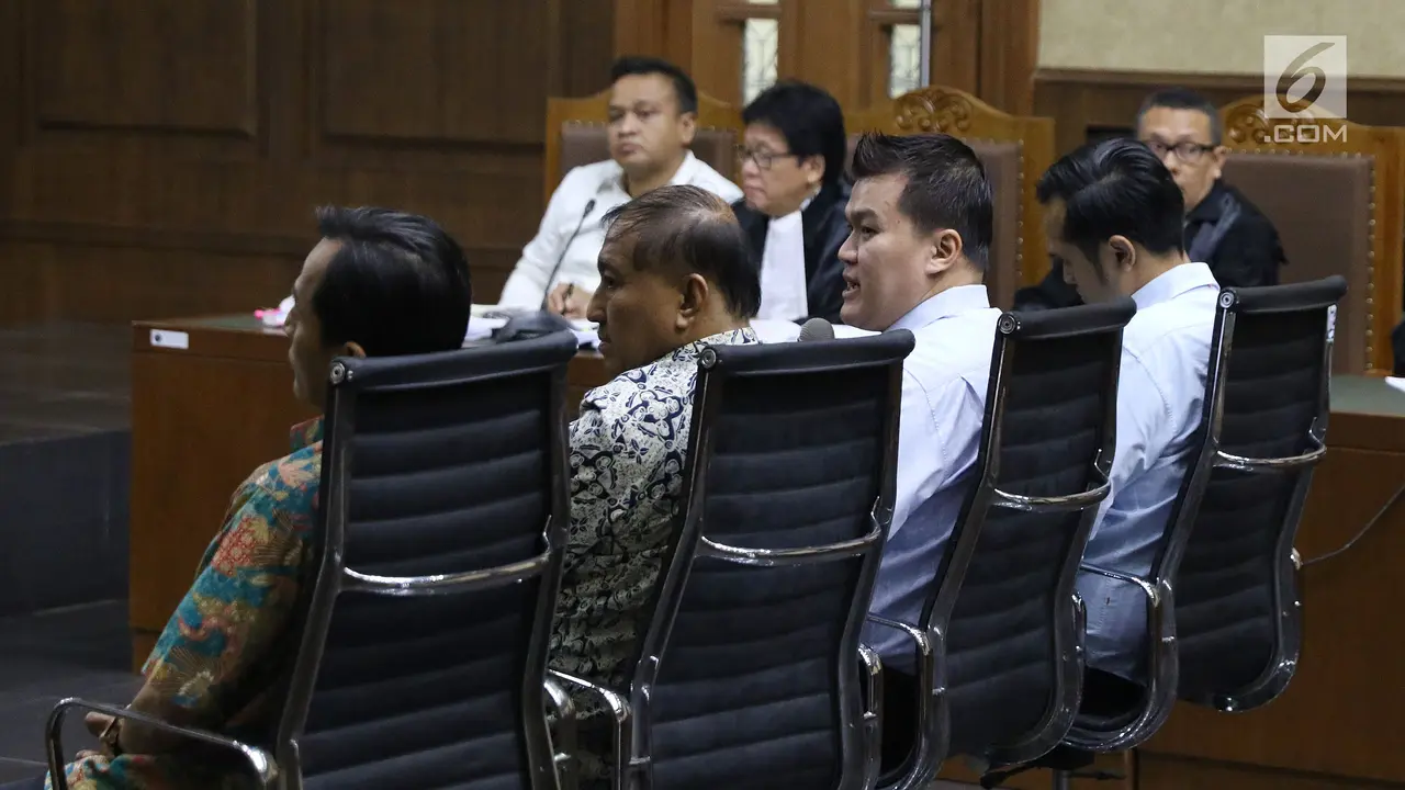 Andi Narogong dan Markus Nari