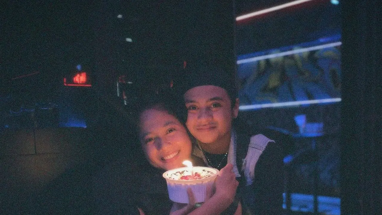 Potret mesra Sitha Marino dan Bastian Steel. [Foto: Instagram/sithamarino]