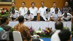 Suasana penandatanganan 12 Kontrak Kegiatan Strategis Kemenhub 2016, Jakarta, Senin (18/1). Kontrak 12 paket kebijakan strategis Tahun Anggaran 2016 senilai Rp2,071 triliun dari total 273 paket kegiatan Rp14,242 triliun. (Liputan6.com/Faizal Fanani)