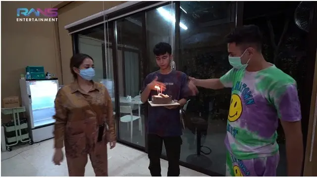 7 Potret Kejutan Ultah Dimas Ramadhan Dari Raffi Ahmad dan Nagita Slavina