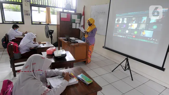 Kegiatan Belajar Tatap Muka dan Online Bersamaan
