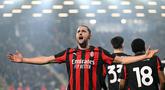 Kemenangan AC Milan atas Como dalam laga lanjutan Liga Italia 2025/2026, Kamis (15/01/2026) waktu setempat, tak lepas dari penampilan apik Adrien Rabiot. (AFP/Stefano Rellandini)