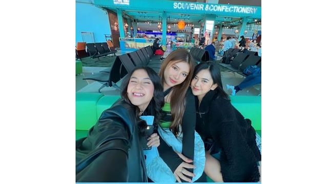 6 Potret Keseruan Ziva Magnolya, Tiara Andini dan Keisya Levronka di Singapura