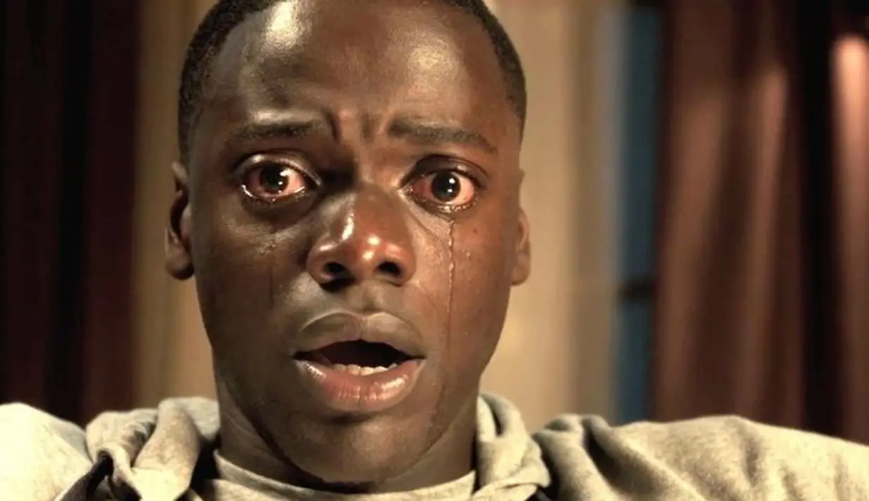 Get Out adalah salah satu film disturbing horor yang mengangkat tema rasisme di Amerika Serikat. Wajib nonton banget nih kalau suka dengan genre yang seperti itu. (Universal Picture)