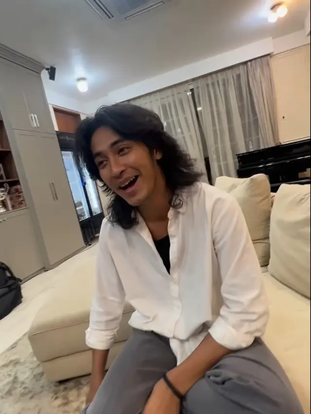 Raffi Ahmad menghadiahi Vespa untuk Abidzar. (Foto: Instagram/raffinagita1717)