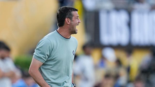 Foto: Melihat Gaya Cristian Chivu saat Debut Bersama Inter Milan, Kurang Memuaskan