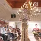 Putri Indonesia 2017 Bunga Jelitha Ibrani berpose saat tampil pada acara Menuju Miss Universe 2017, Jakarta, Jumat (3/11). Bunga akan mengikuti ajang Miss Universe 2017 yang berlangsung di Las Vegas, AS 12-27 November 2017. (Liputan6.com/Herman Zakharia)