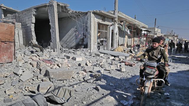 Pasukan Suriah Gempur Idlib, 23 Orang Tewas