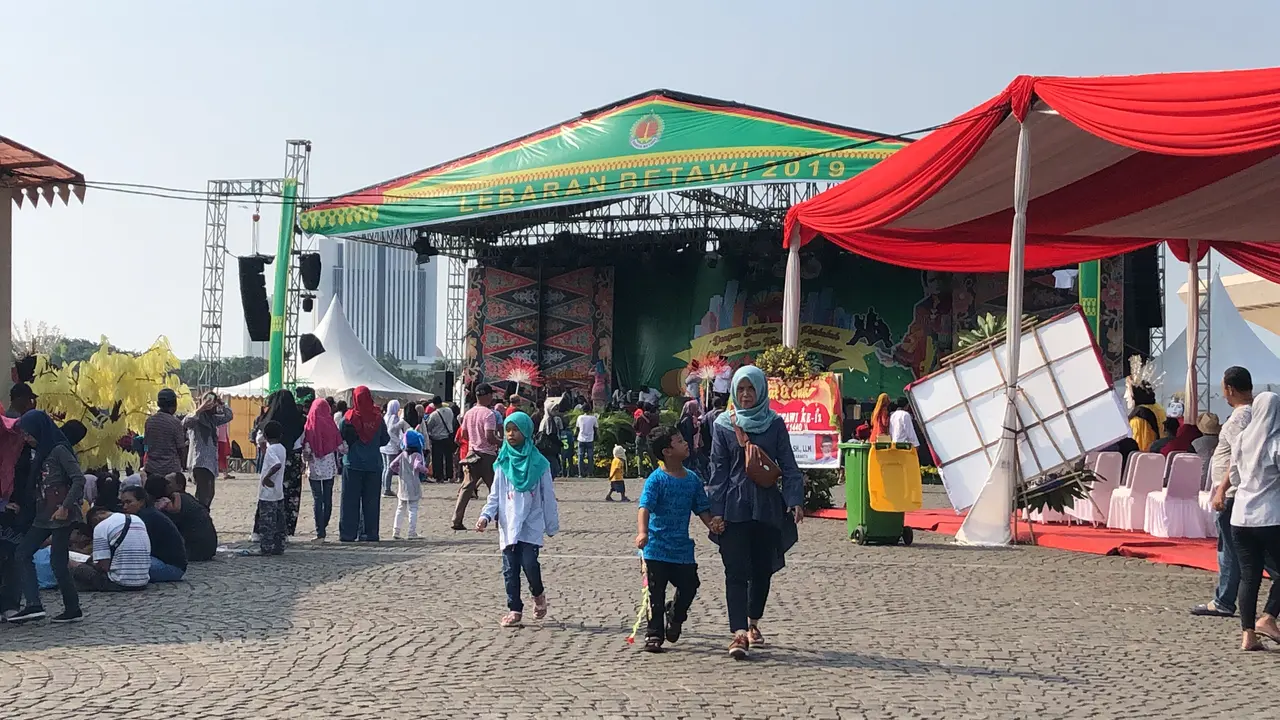 Suasana di depan panggung utama Lebaran Betawi 2019 di Monas