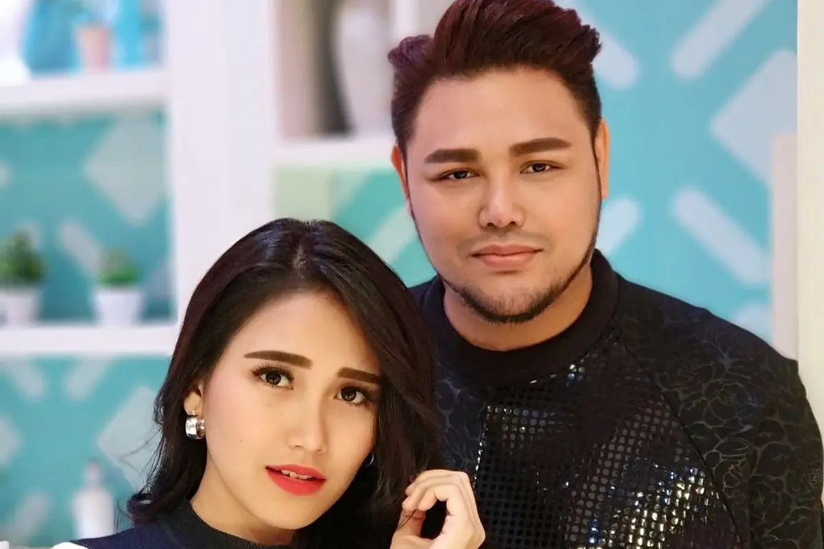 [Bintang] 8 Potret Kekompakan Ayu Ting Ting dan Ivan Gunawan