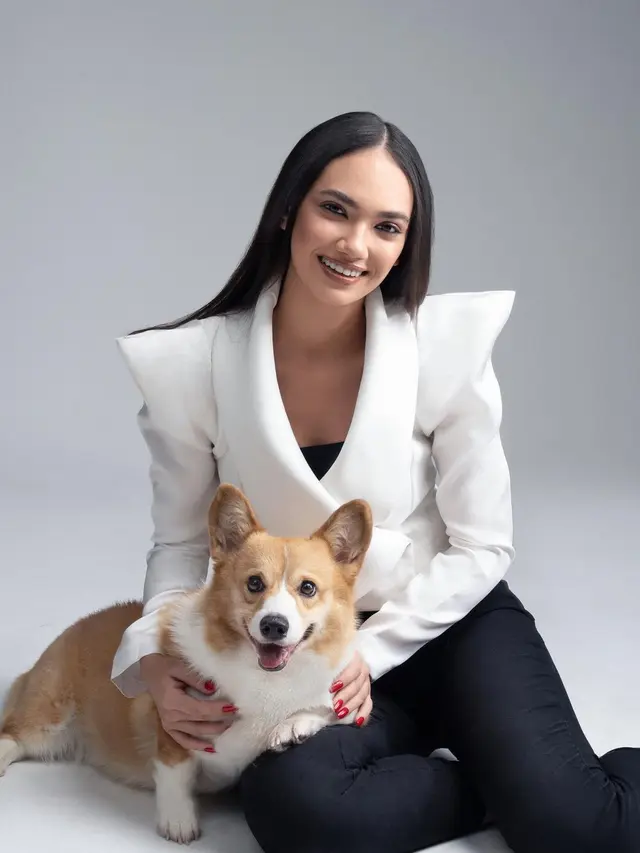 Gaya Pemotretan Haico Van der Veken dengan Ibu Sambungnya, Bak Kakak Adik. (Sumber: Instagram/winstongomez)