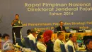 Panglima TNI Gatot Nurmantyo saat menghadiri Rapimnas Ditjen Pajak di Gedung Ditjen Pajak, Jakarta, Senin (7/11). Ia menyampaikan wawasan mengenai kebangsaan agar bangsa ini bisa meningkatkan pendapatan pajak. (Liputan6.com/Angga Yuniar)