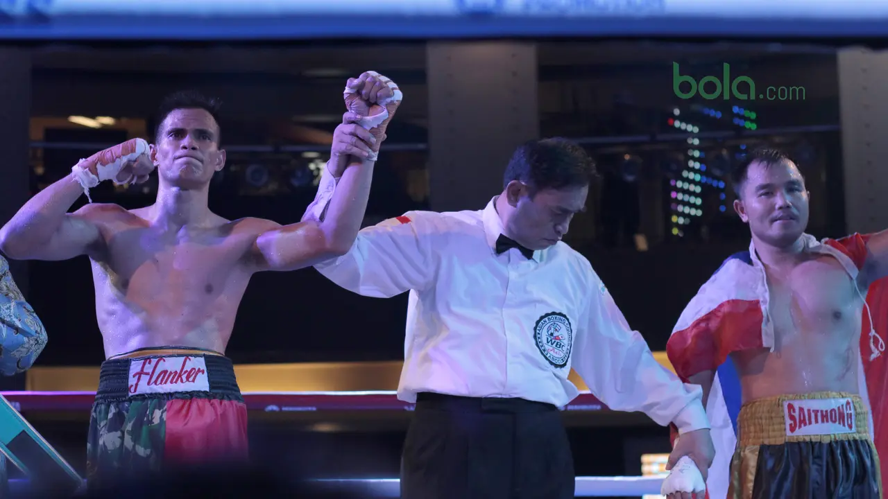 Mahkota Boxing Series, Ilham Leoisa, Paiboon Lorkham, Bola.com