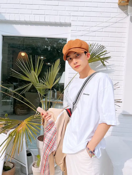 Hayo, apakah Jeonghan SEVENTEEN masuk dalam jajaran bias kamu? (FOTO: instagram.com/jeonghaniyoo_n/)