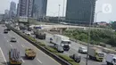Kendaraan melintasi ruas jalan tol di Jakarta, Kamis (9/7/2020). Menteri Lingkungan Hidup dan Kehutanan, Siti Nurbaya, mengungkapkan pemerintah berencana menarik cukai emisi kendaraan bermotor. (Liputan6.com/Immanuel Antonius)
