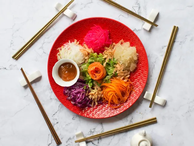 Sejarah Dan Filosofi Yusheng Makanan Wajib Tahun Baru Imlek Lifestyle Fimela Com