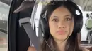 Beranjak remaja, perempuan kelahiran 15 November 2011 ini semakin menampilkan gaya stylishnya. Saat ulang tahun sang mamah, Sarah mengenakan tube top atau kemben hitam. [@andrew.white._]