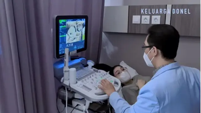 7 Momen Nella Kharisma Jalani USG Kandungan, Ditemani Suami dan Anak