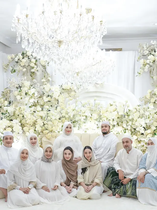 8 Momen Tasyi Athasyia Gelar Pengajian 7 Bulanan Sekaligus Gender Reveal, Meriah Banget