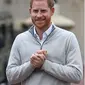 Pangeran Harry sangat antusias dan bahagia dengan kelahiran anak pertamanya dengan Meghan Markle. (dok.Instagram @popsugar/https://www.instagram.com/p/BxICTJ9gIrP/Henry