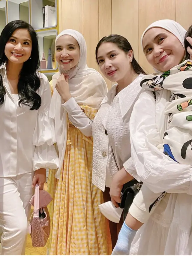 Titi Kamal dan Nagita Slavina/dok. (@ryana_dea)