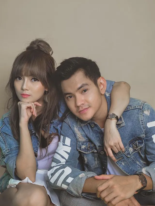 Hamil Anak Ketiga, Ini 6 Potret Nessa Alvyana dan Aditya Suryo Bak Masih Pacaran