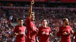 Selebrasi striker Liverpool, Roberto Firmino setelah mencetak gol ke gawang Bournemouth pada laga Liga Inggris 2022/2023 di Anfield Stadium, Liverpool (27/8/2022). Roberto Firmino yang dipastikan meninggalkan Liverpool pada musim depan, menjadi pemain pertama yang mencetak hattrick assist di Liga Inggris pada musim 2022/2023. Momen itu terjadi di pekan ke-4 saat Liverpool menang 9-0 atas Bournemouth. Dua gol juga dicetaknya dalam laga tersebut. (AFP/Oli Scarff)